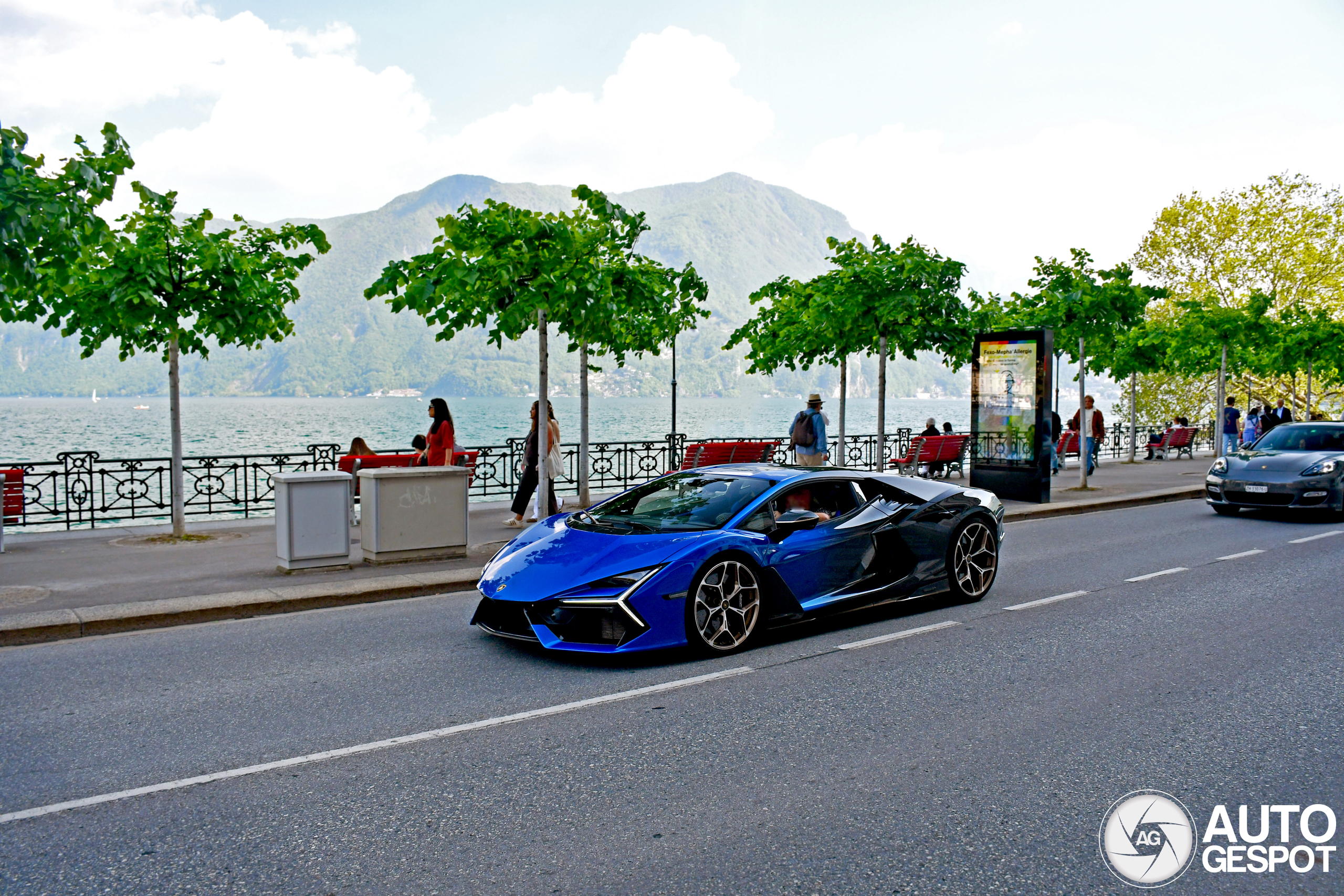 Lamborghini Revuelto