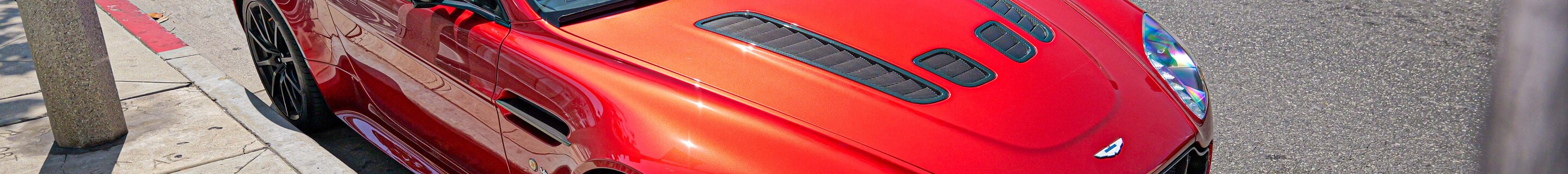 Aston Martin V12 Vantage S