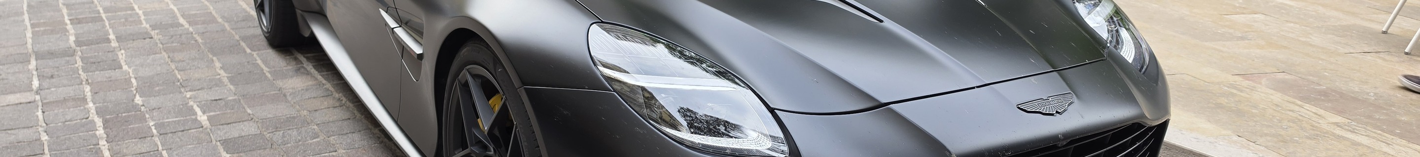 Aston Martin Vanquish 2025
