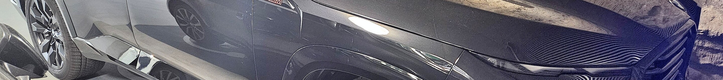 BMW XM G09 Label Red