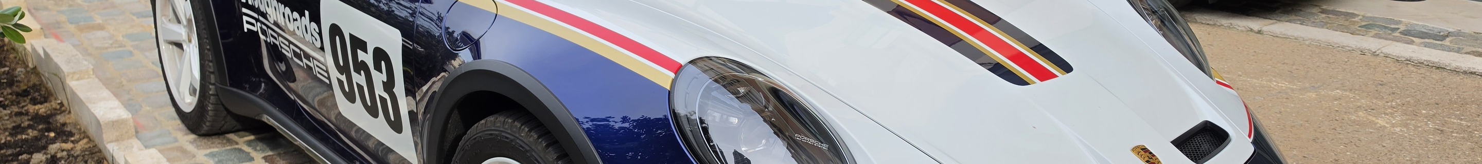 Porsche 992 Dakar