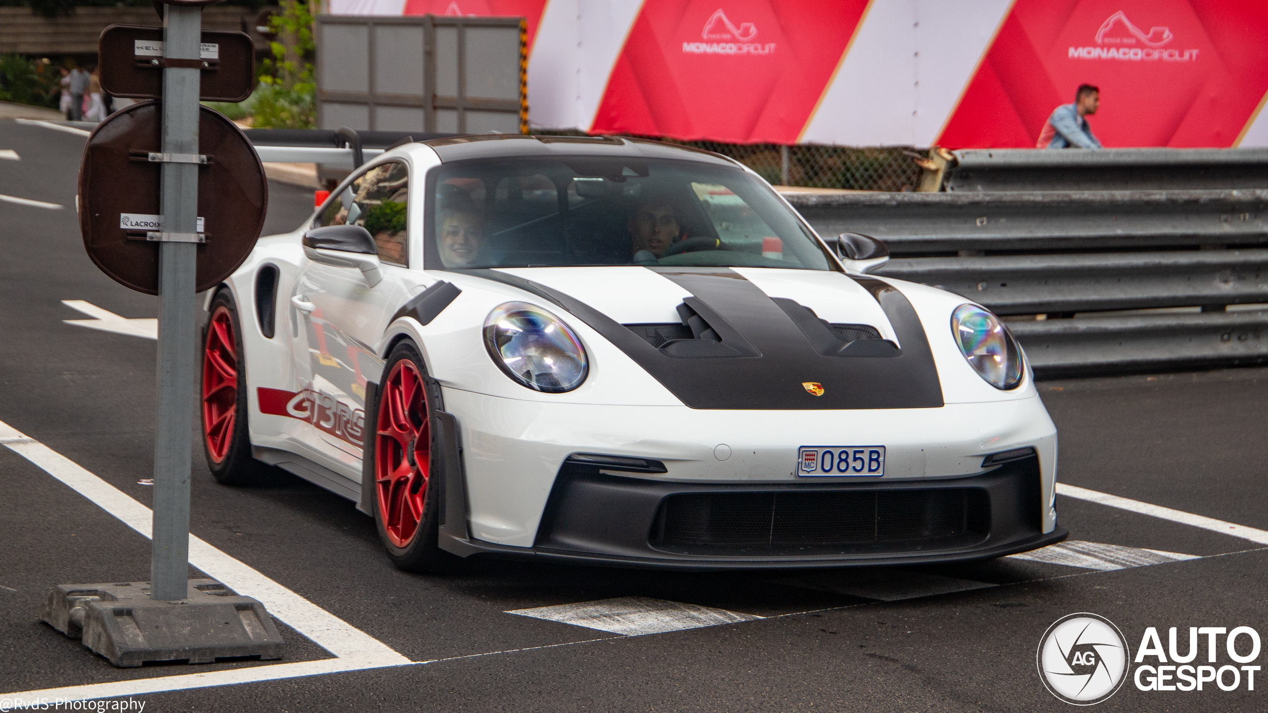Gespot in Monaco: Gabriel Bortoleto in een heerlijke Porsche GT3 RS