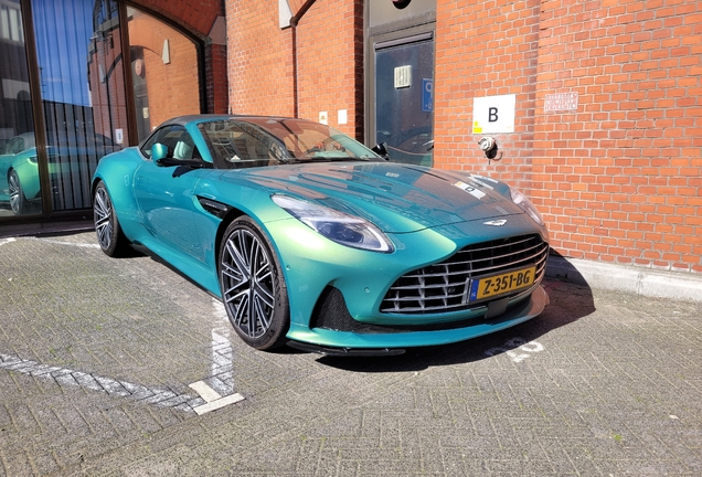Aston Martin DB12 Volante