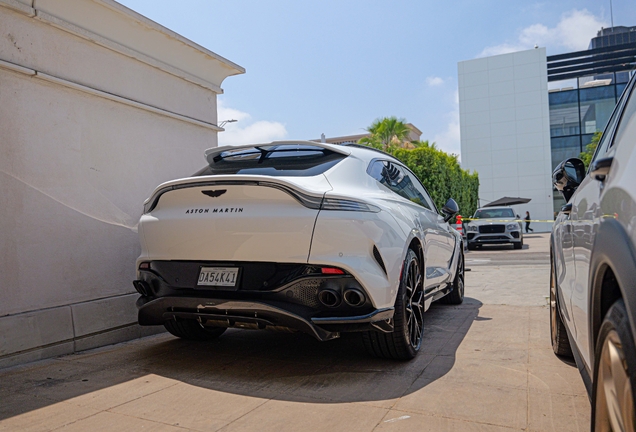Aston Martin DBX707