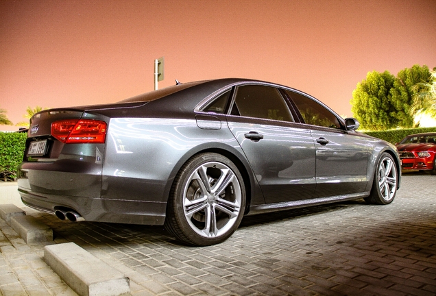 Audi S8 D4