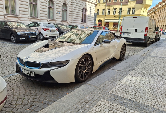 BMW i8