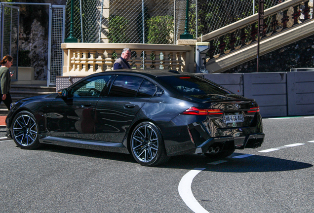 BMW M5 G90