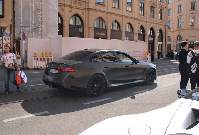 BMW M5 G90