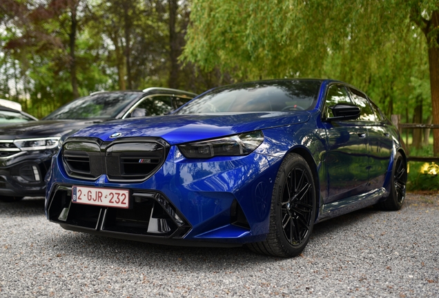 BMW M5 G90