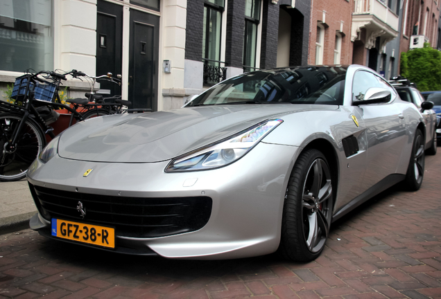 Ferrari GTC4Lusso