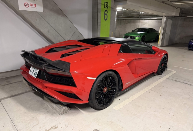 Lamborghini Aventador S LP740-4 Roadster