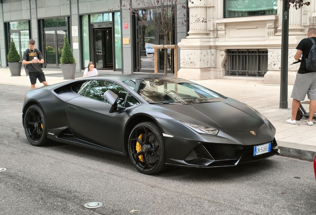 Lamborghini Huracán LP640-4 EVO
