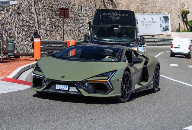 Lamborghini Revuelto