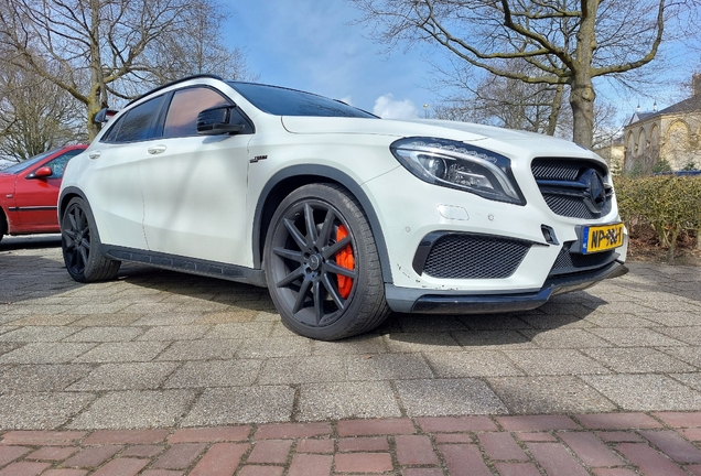 Mercedes-AMG GLA 45 X156