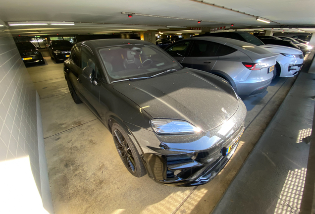 Porsche Macan EV Turbo