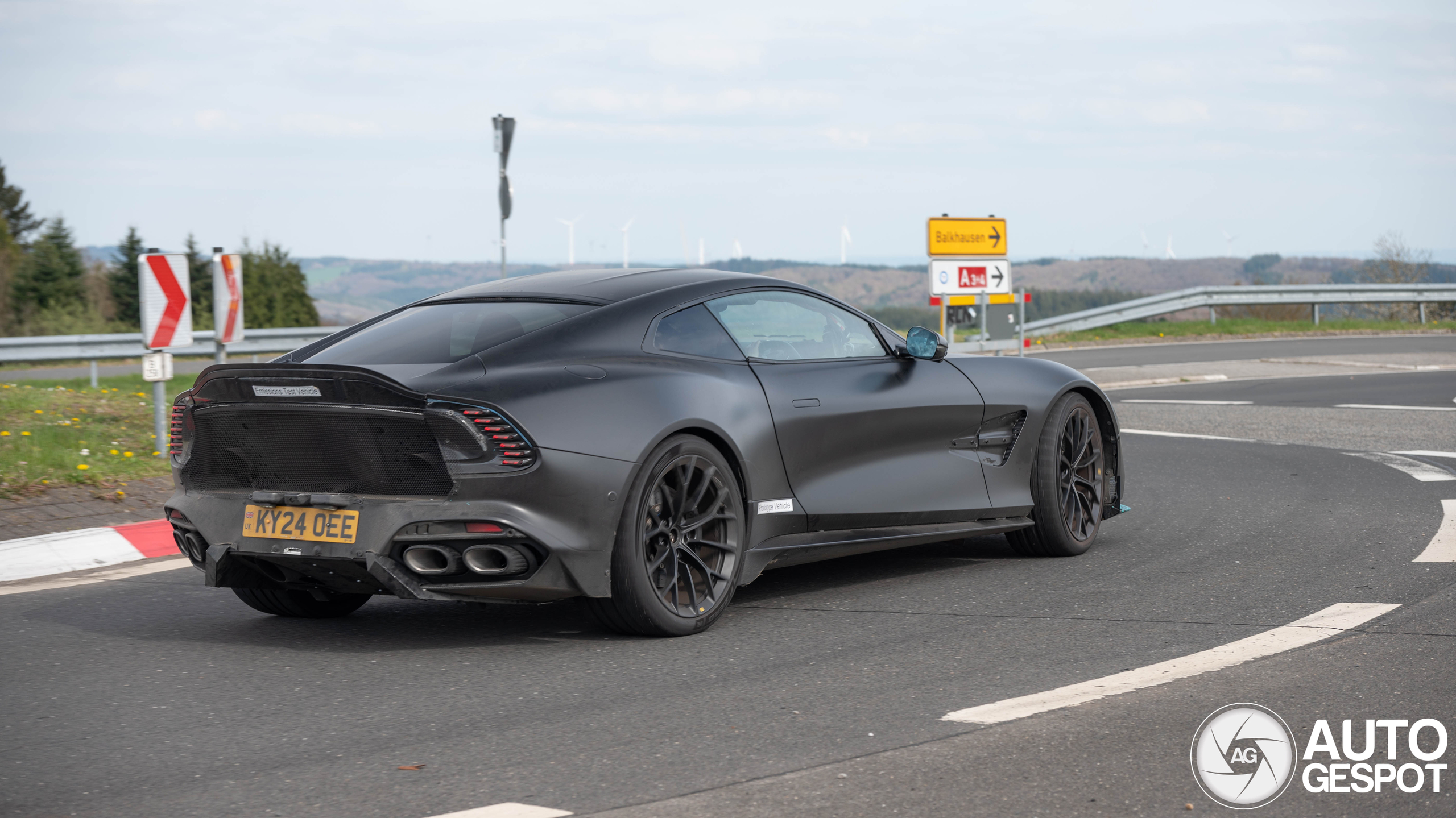 Aston Martin Vanquish S 2027