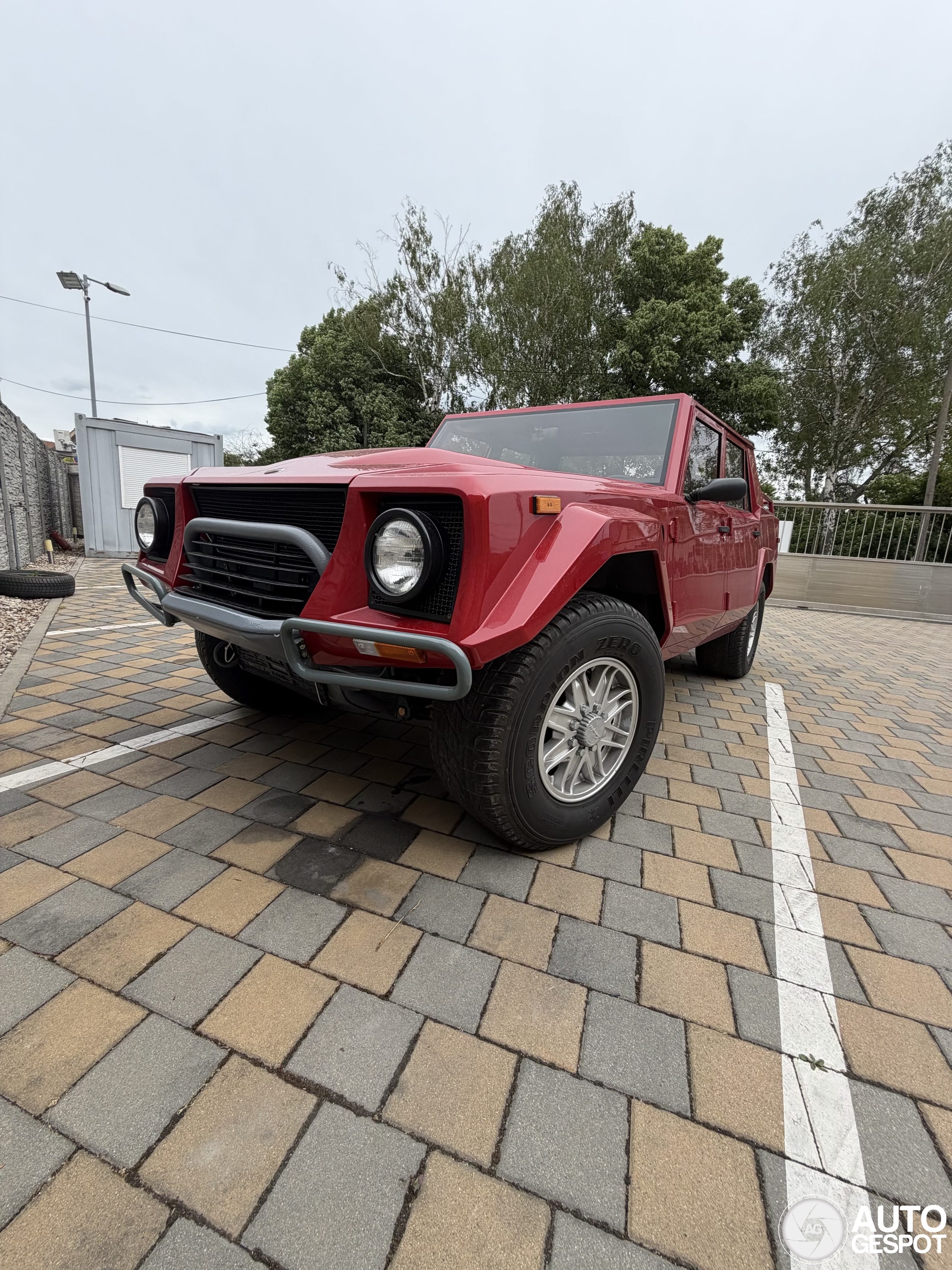 Lamborghini LM002