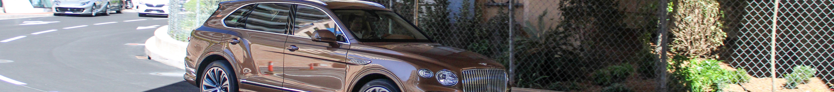 Bentley Bentayga V8 2025 Atelier Edition