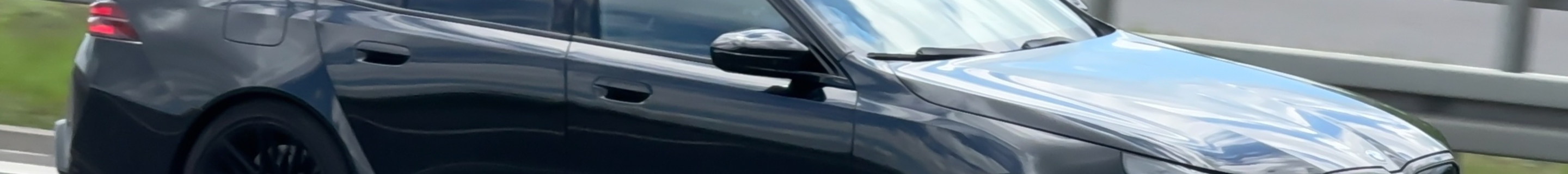 BMW M5 G90