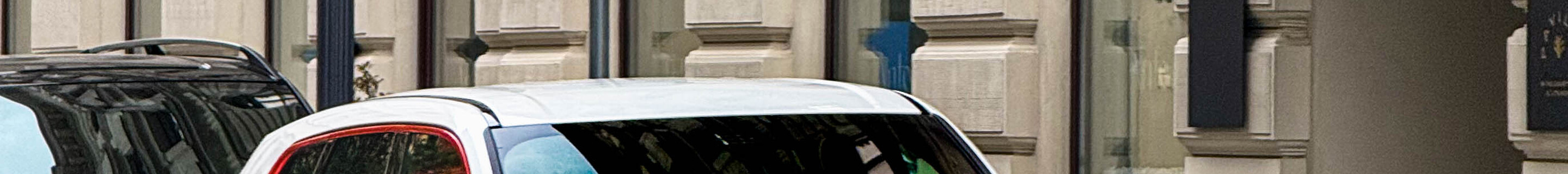 BMW XM G09 Label Red