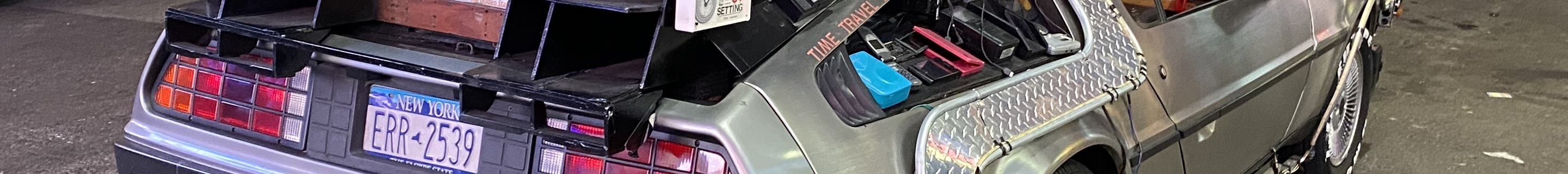 DeLorean DMC-12