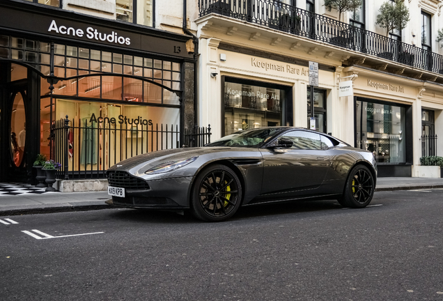 Aston Martin DB11 AMR