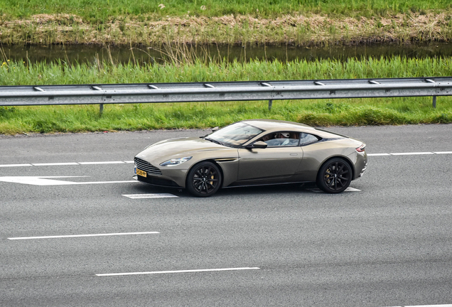 Aston Martin DB11 V8