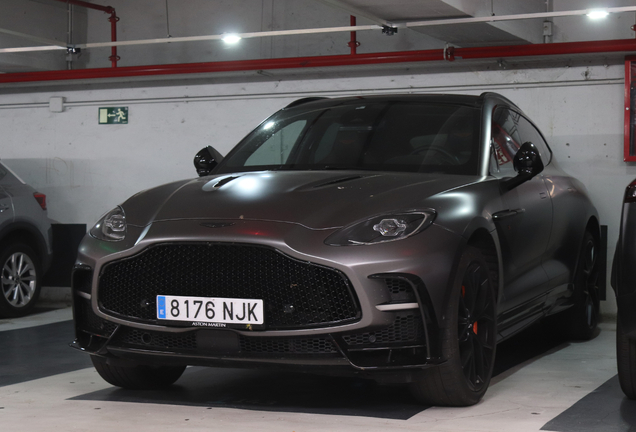 Aston Martin DBX S