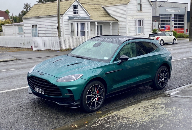 Aston Martin DBX707