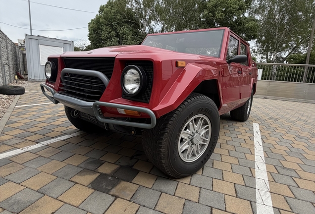 Lamborghini LM002