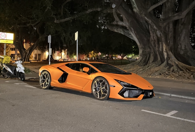 Lamborghini Revuelto