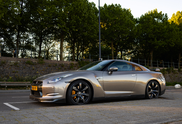 Nissan GT-R