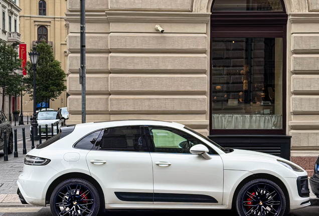 Porsche 95B Macan GTS MkIII