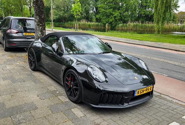 Porsche 992 Carrera 4 GTS Cabriolet MkII