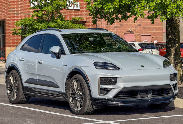 Porsche Macan EV Turbo
