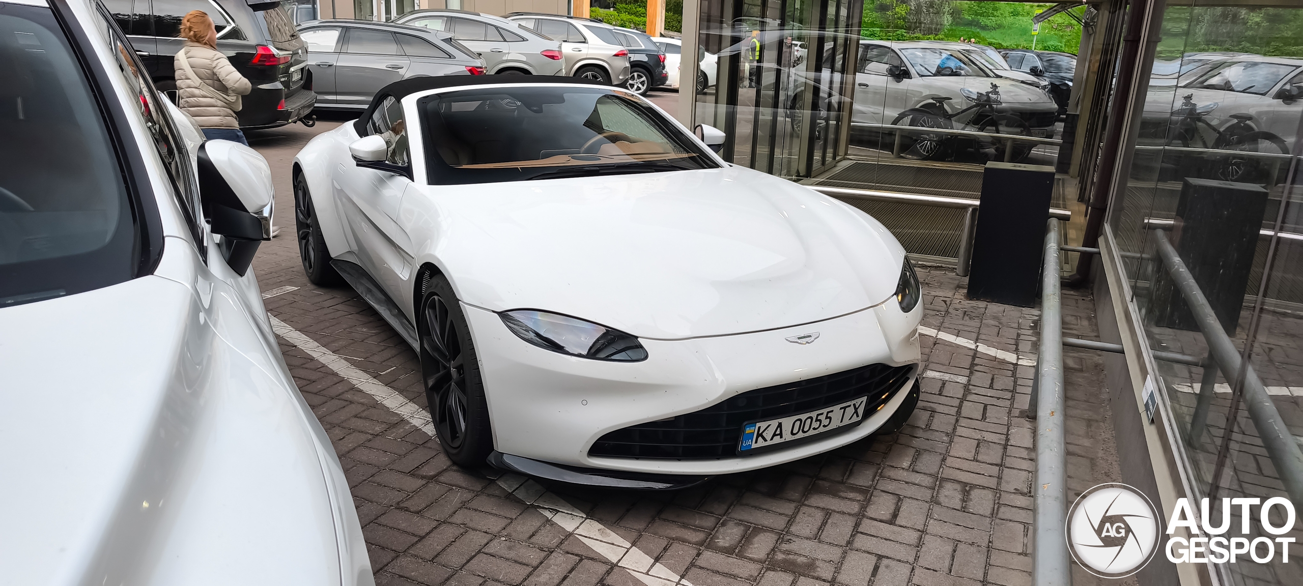 Aston Martin V8 Vantage Roadster 2020