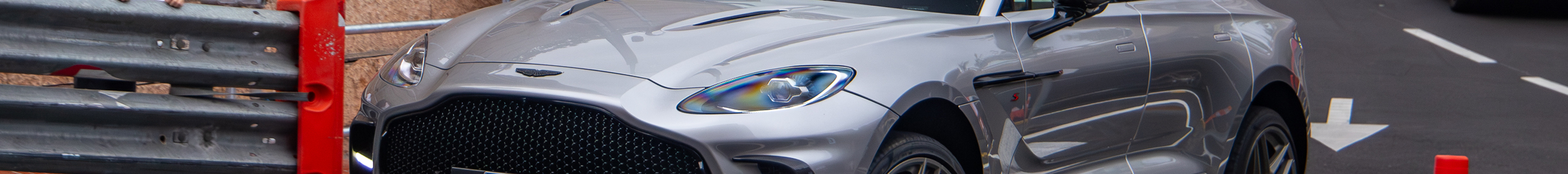 Aston Martin DBX S