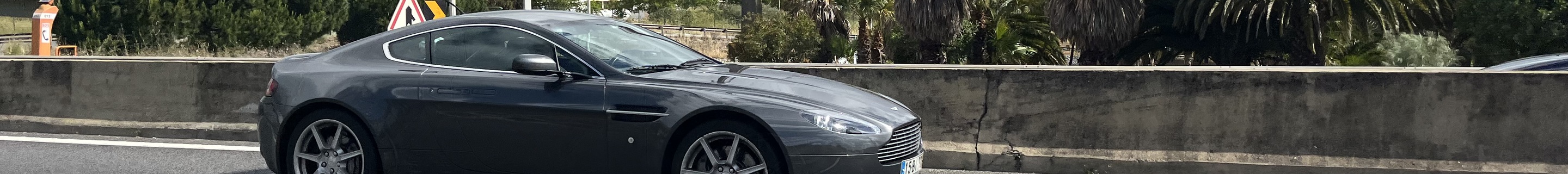 Aston Martin V8 Vantage