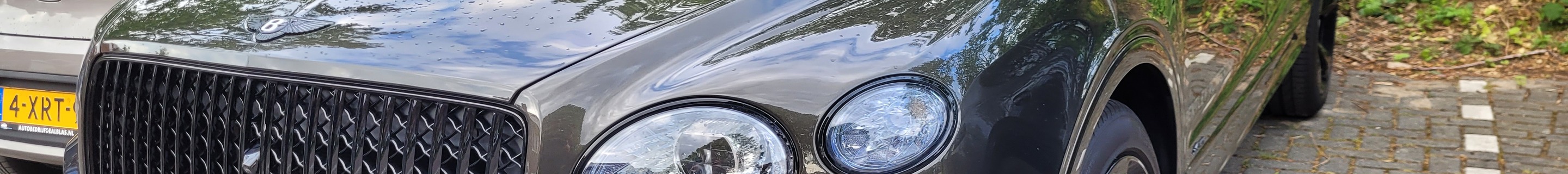 Bentley Bentayga Hybrid Azure 2024