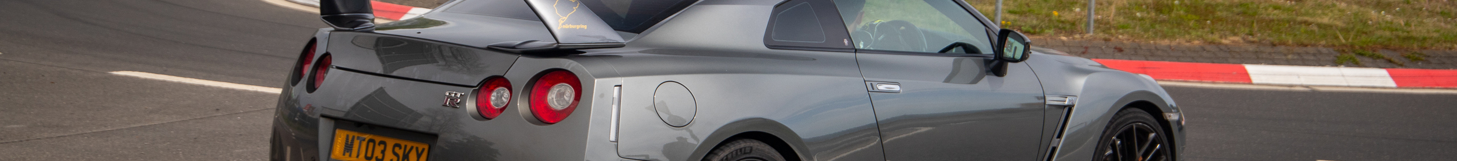 Nissan GT-R 2011