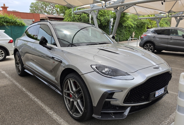 Aston Martin DBX S