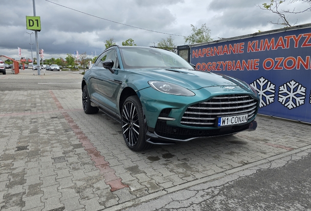 Aston Martin DBX707
