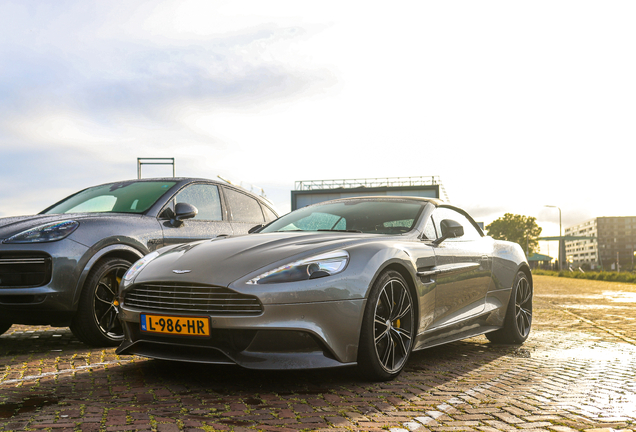 Aston Martin Vanquish Volante