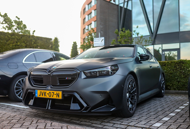 BMW M5 G90
