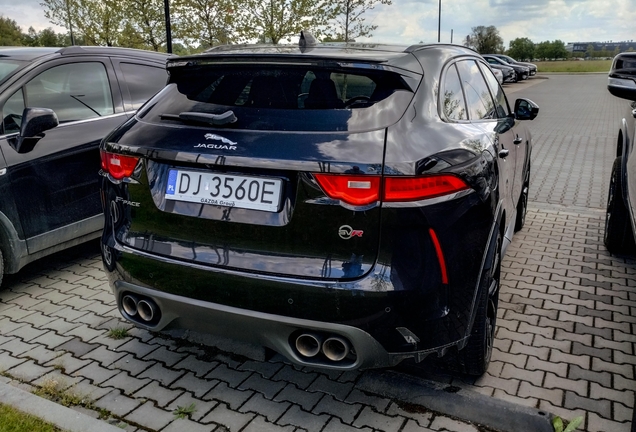 Jaguar F-PACE SVR