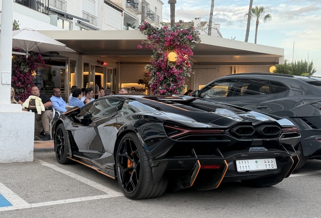 Lamborghini Revuelto