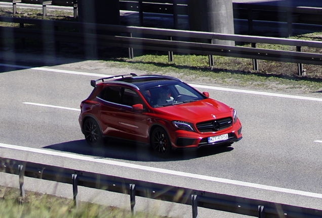 Mercedes-Benz GLA 45 AMG X156