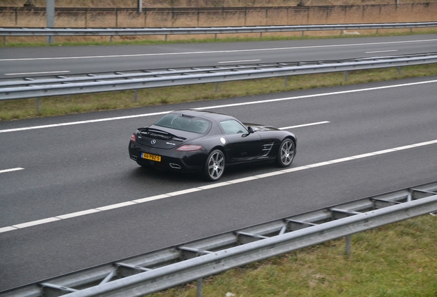Mercedes-Benz SLS AMG