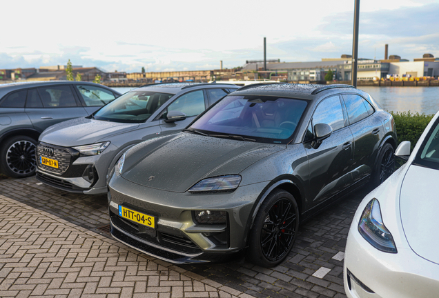 Porsche Macan EV Turbo