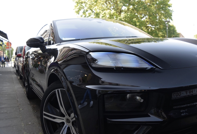 Porsche Macan EV Turbo
